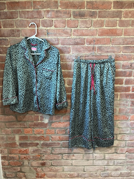 kate spade Other - Kate Spade Green Satin Animal Spot Print Pajama Top Pants Sleep Set size small